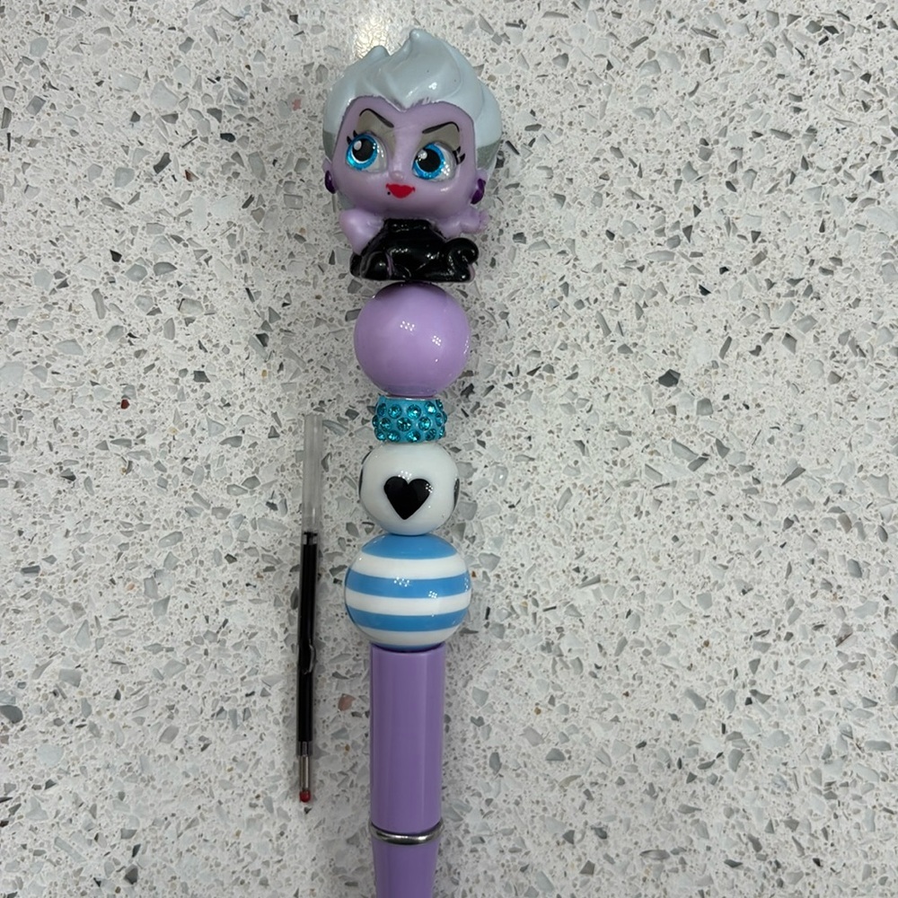 Ursula Doorables Pen with ink refill​